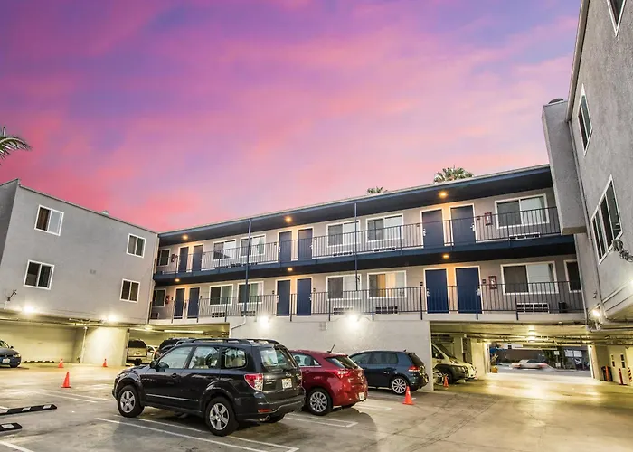 Travelodge By Wyndham Culver City Los Angeles